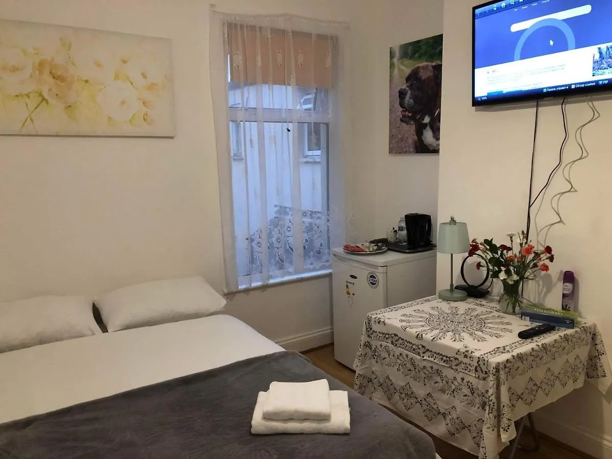 Homestay Double Room Central Location 2 Plumstead
